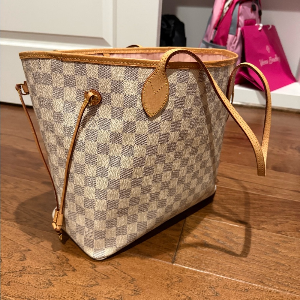 Louis Vuitton Neverfull MM - Picture 2 of 5